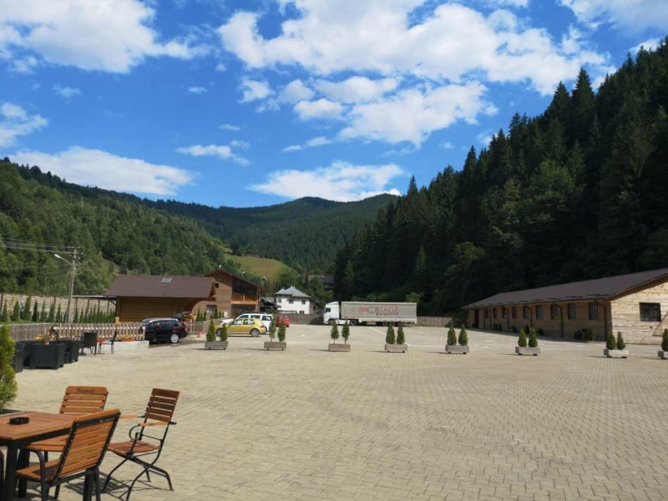 Hotel D' Magic Brosteni Zewnętrze zdjęcie